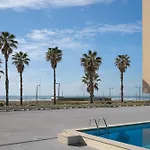 Horizonte Azul , Frente Mar & Piscina アパート コスタ・ダ・カパリカ